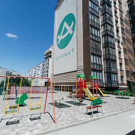 Atlant Luxury Family Apart Поряд З Тц Депот, Безконтактне Заселення 체르니우치 외부 사진