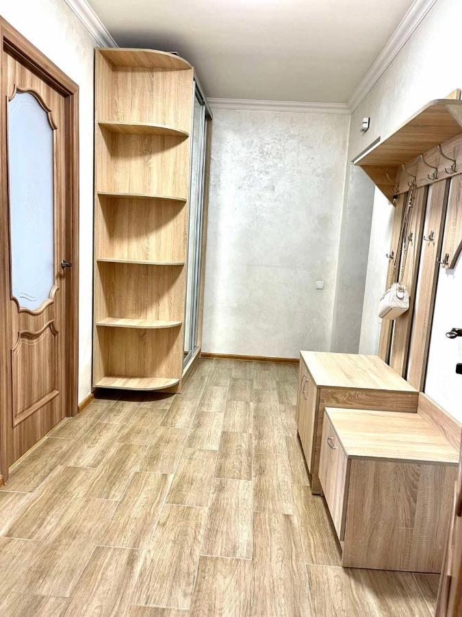 Atlant Luxury Family Apart Поряд З Тц Депот, Безконтактне Заселення 체르니우치 외부 사진