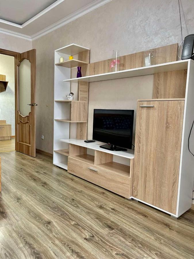 Atlant Luxury Family Apart Поряд З Тц Депот, Безконтактне Заселення 체르니우치 외부 사진