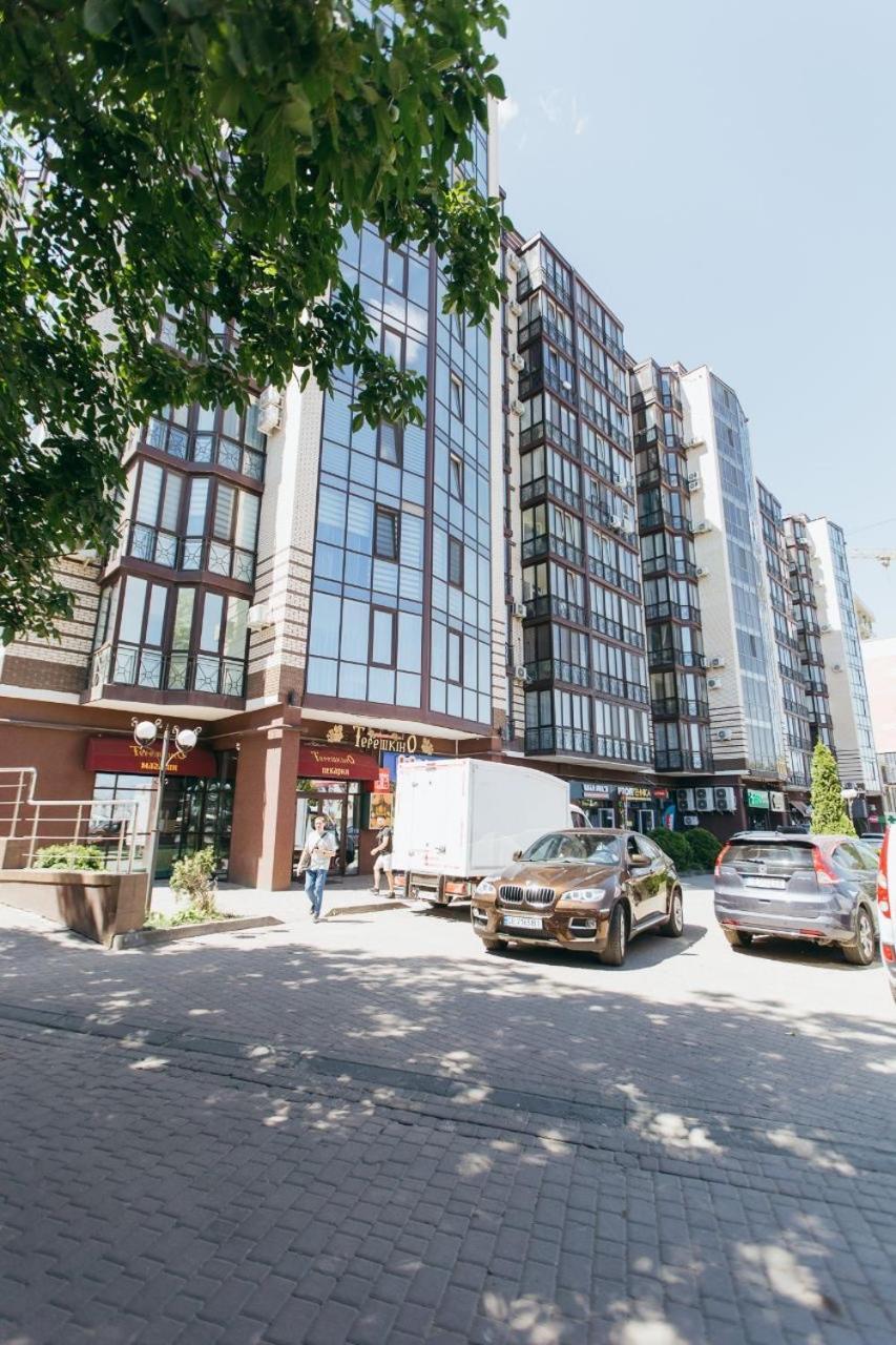Atlant Luxury Family Apart Поряд З Тц Депот, Безконтактне Заселення 체르니우치 외부 사진
