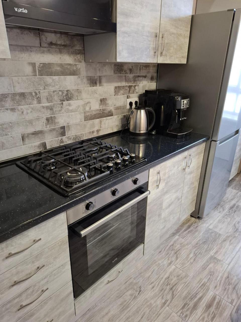 Atlant Luxury Family Apart Поряд З Тц Депот, Безконтактне Заселення 체르니우치 외부 사진