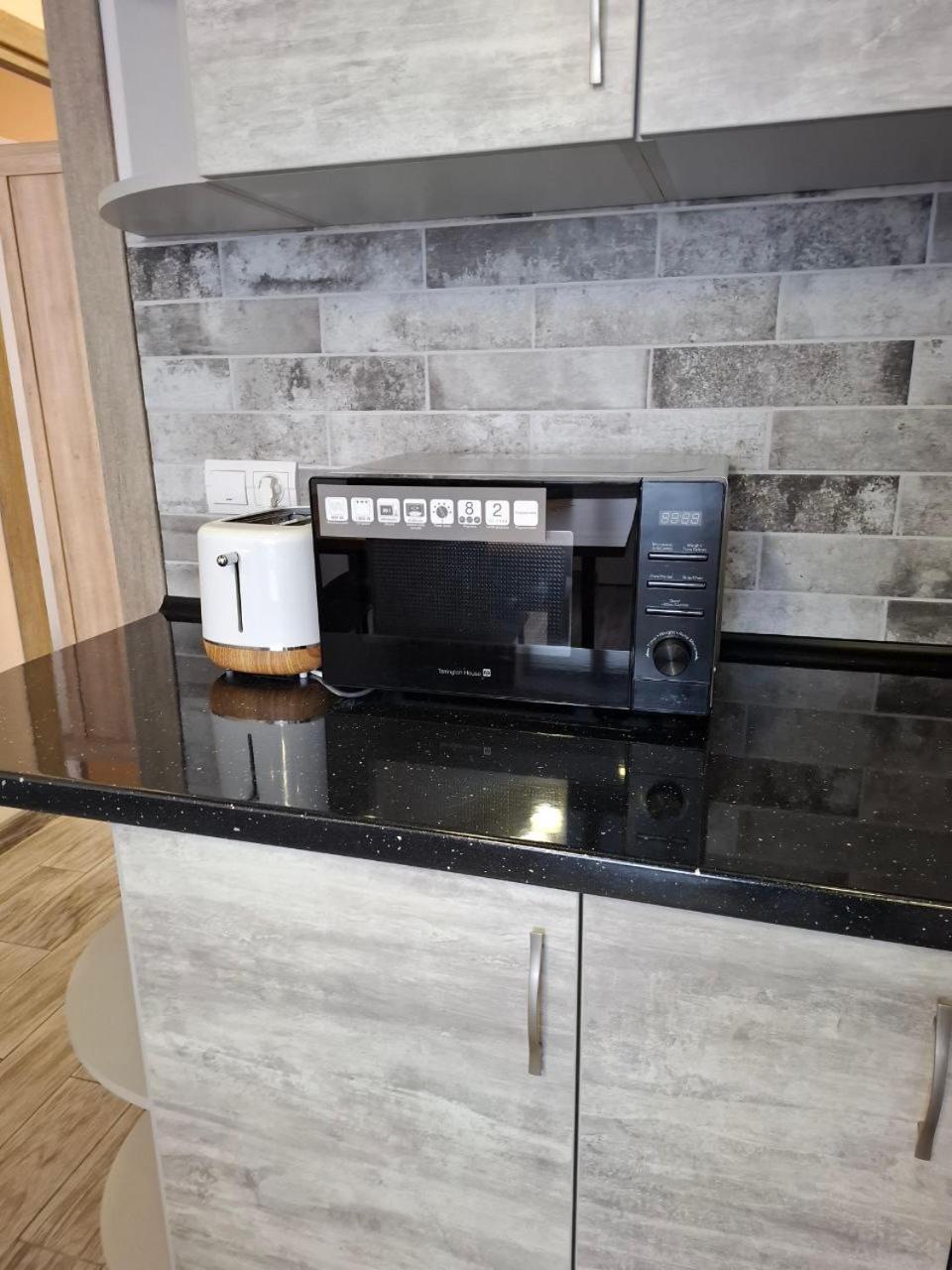 Atlant Luxury Family Apart Поряд З Тц Депот, Безконтактне Заселення 체르니우치 외부 사진