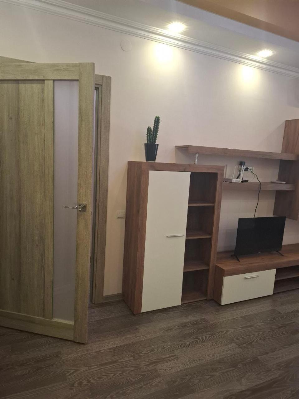 Atlant Luxury Family Apart Поряд З Тц Депот, Безконтактне Заселення 체르니우치 외부 사진